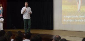 Educadores Salesianos do Vale do Paraíba participam de palestra com Léo Fraiman e formação pedagógica sobre a BNCC