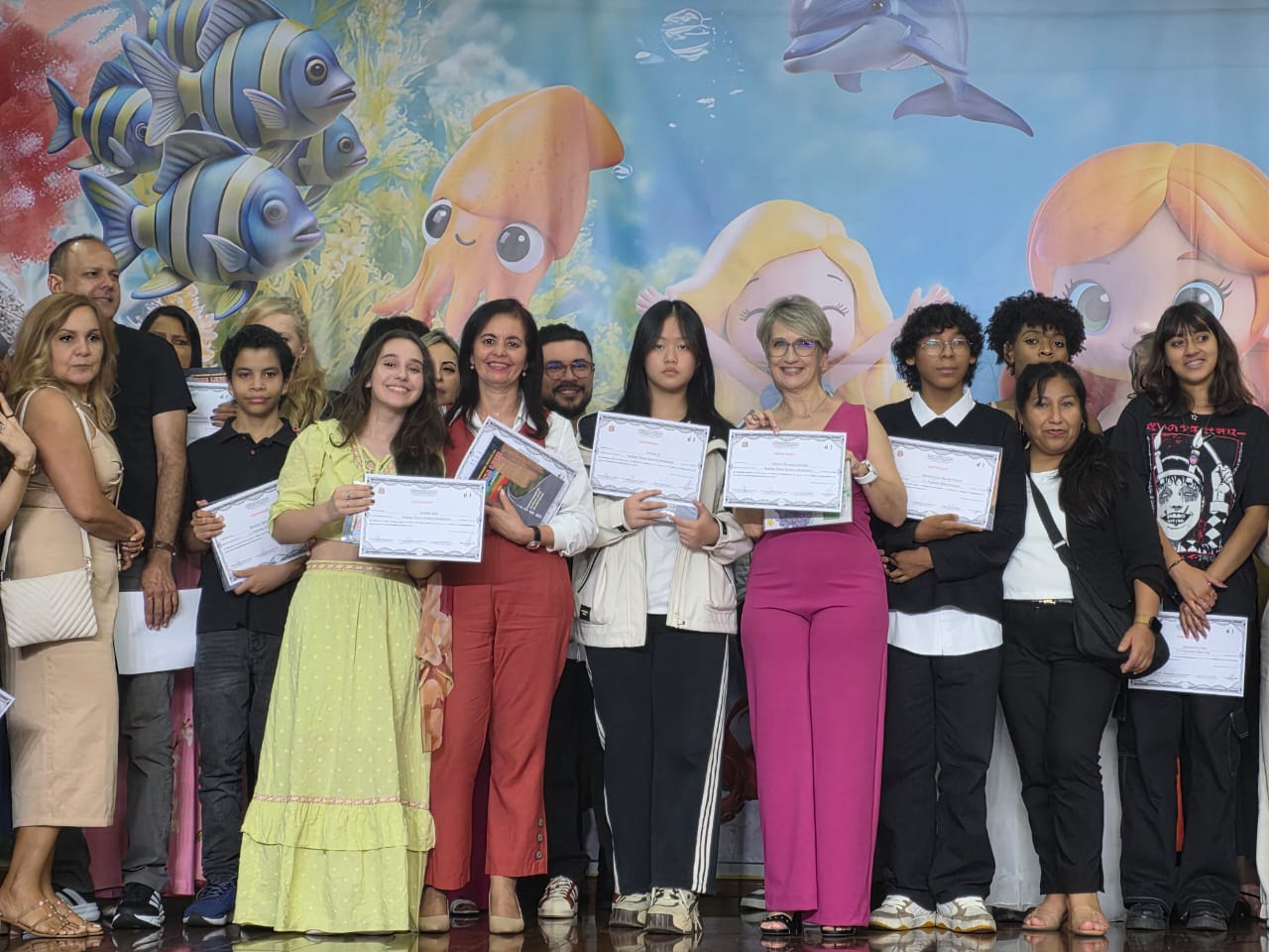 Estudantes do INSA São Paulo têm contos selecionados e capa vencedora no projeto “Os Melhores Contos da Zona Leste 2025”