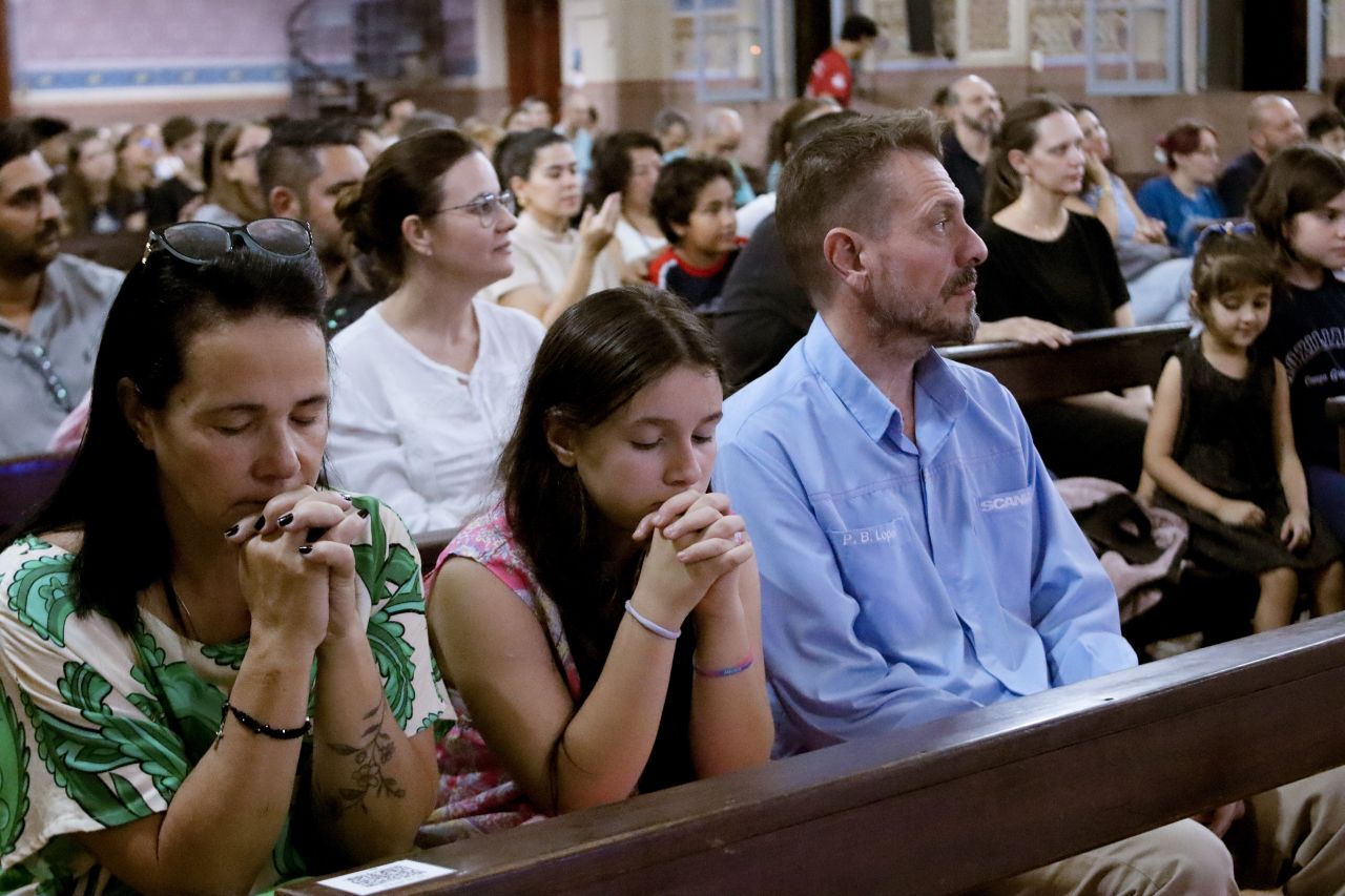 Missa especial celebra o Dia das Mães no Colégio Nossa Senhora Auxiliadora   