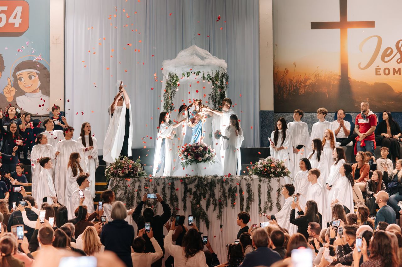 Tradição, fé e emoção marcam celebração em honra a Nossa Senhora Auxiliadora no INSA - Cambé
