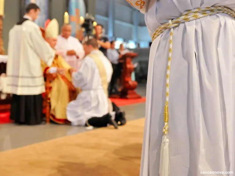 Cambé é reconhecida por lei como Capital Estadual da Vocação Sacerdotal no Paraná