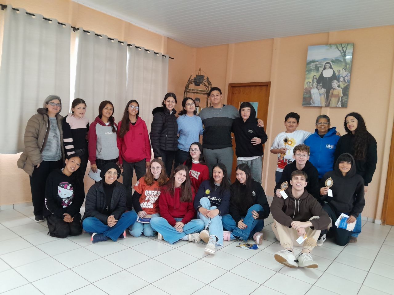 Retiro Bíblico reúne adolescentes e jovens em experiência de fé e missão