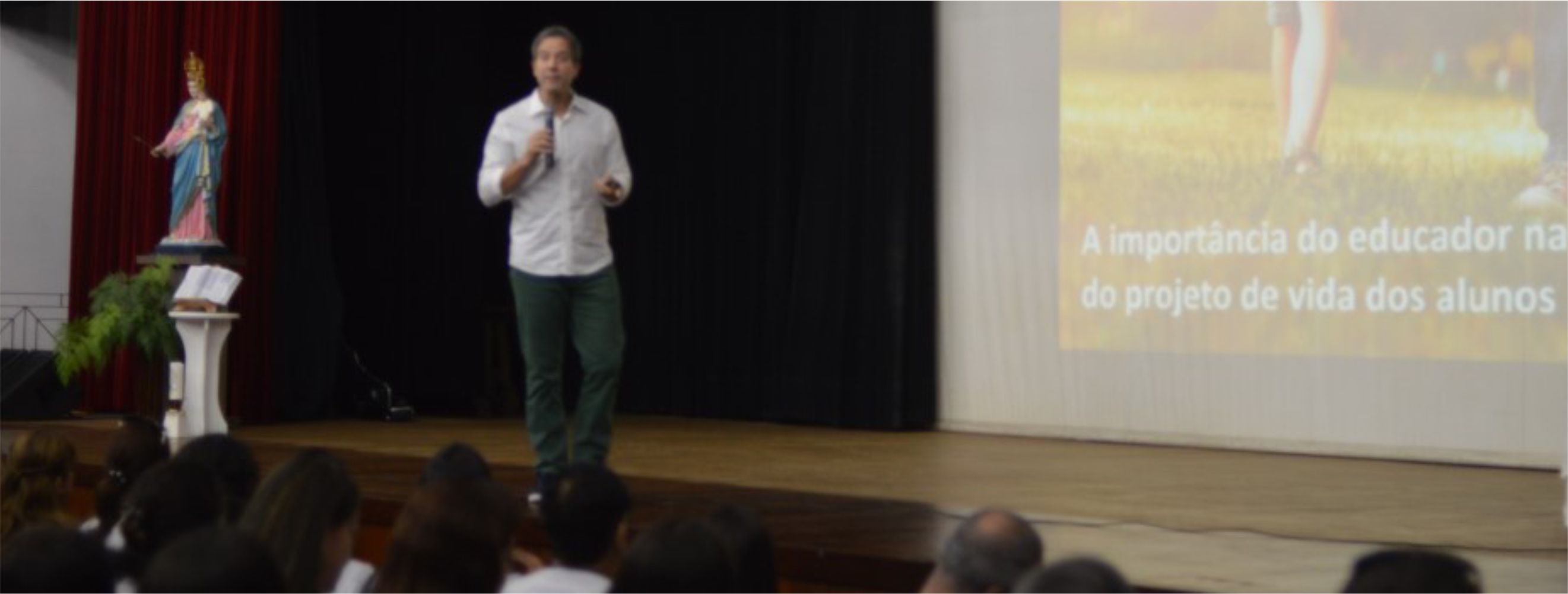 Educadores Salesianos do Vale do Paraíba participam de palestra com Léo Fraiman e formação pedagógica sobre a BNCC