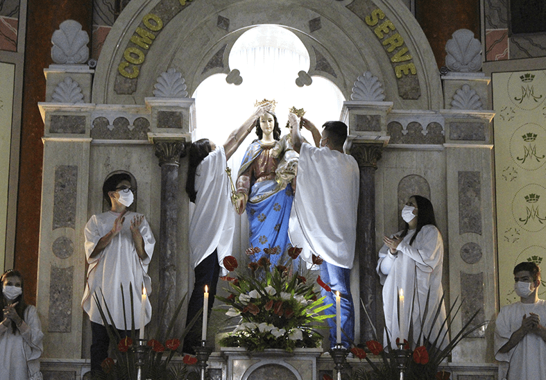 IMA realiza cerimônias de coroação a Nossa Senhora Auxiliadora