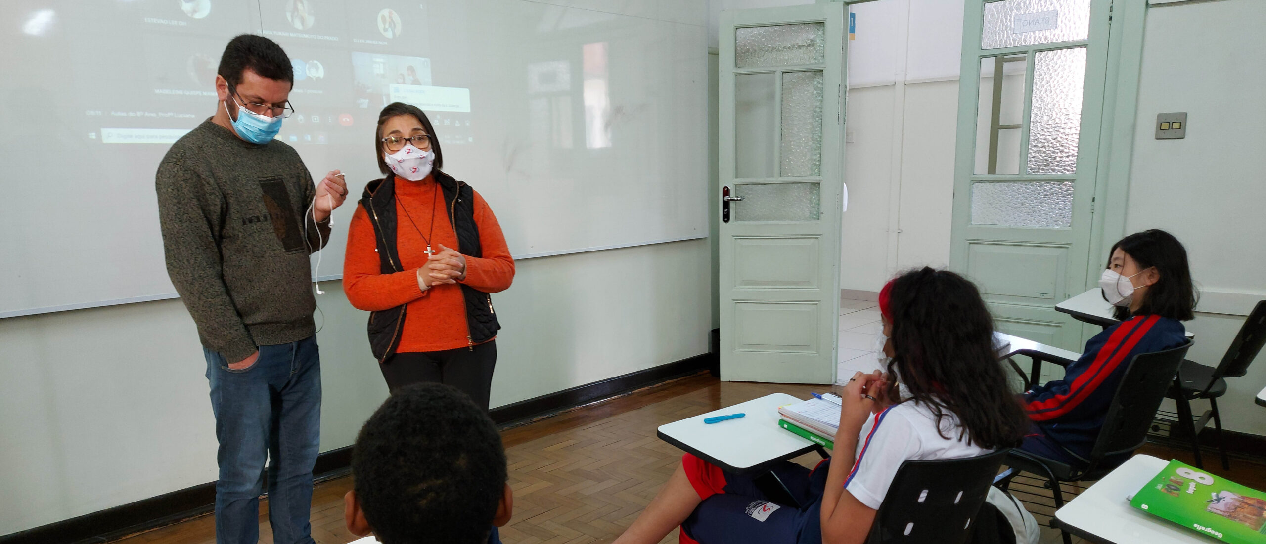 Irmãs da comunidade do Colégio de Santa Inês realizam visita aos alunos em comemoração aos 149 anos do Instituto das Filhas de Maria Auxiliadora