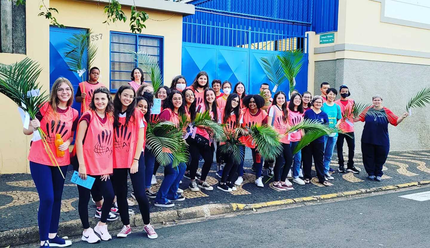 Jovens participam de Retiro em preparação à Semana Santa