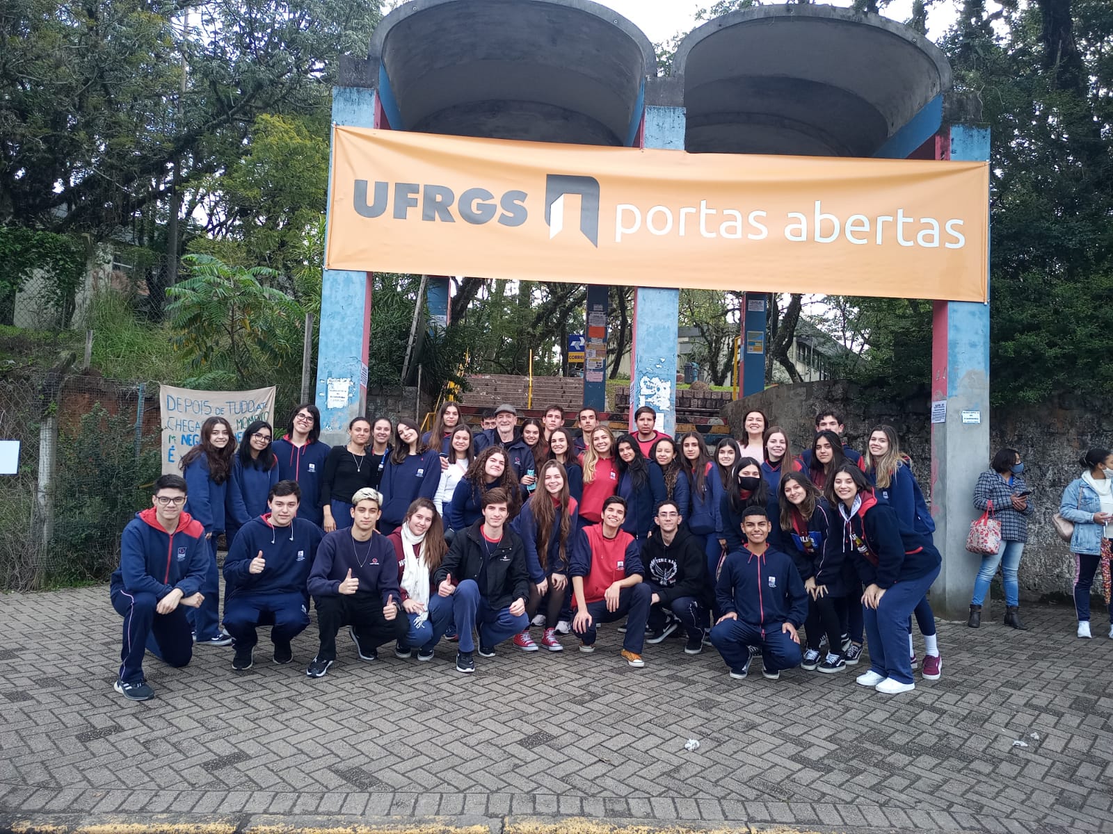 Da fronteira para a capital, estudantes vão em busca de conhecimento e informação