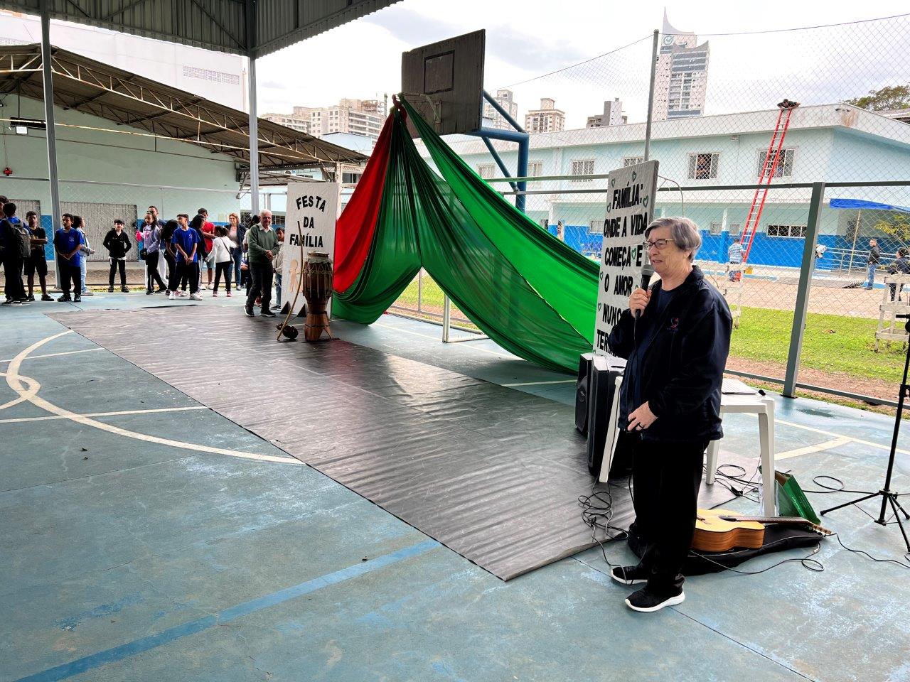 Lar Padre Jacó acolhe famílias no “1º Oratório da Família” 