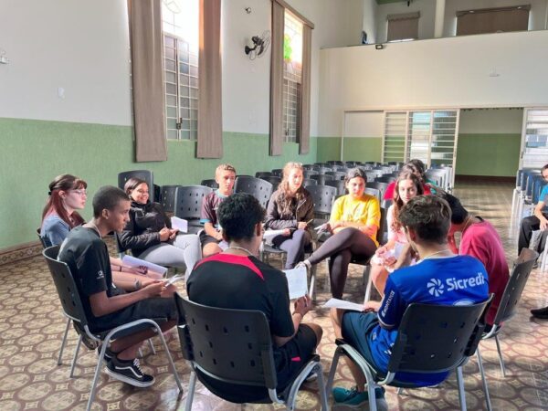 Curso de Liderança reúne mais de 40 jovens em Guaratinguetá