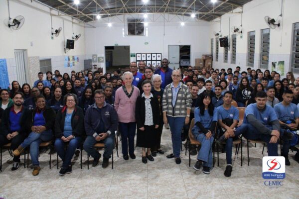 Centro de Estudos do Menor e Integração na Comunidade acolhe Conselheira Geral, Irmã Paola Battagliola
