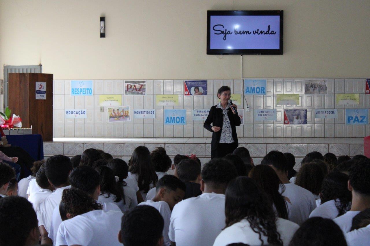 Centro de Estudos do Menor e Integração na Comunidade acolhe Conselheira Geral, Irmã Paola Battagliola
