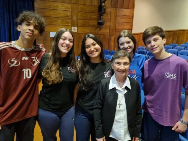 Visita Canônica de Irmã Paola Battagliola ao Instituto Madre Mazzarello