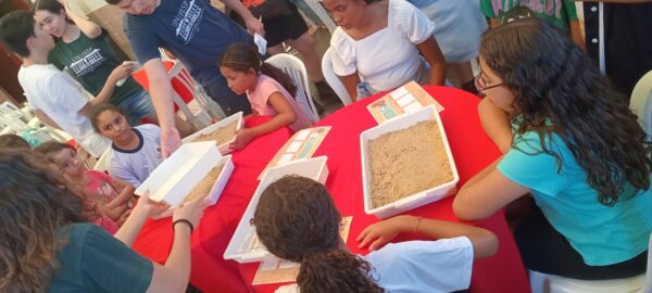 CCA Santa Lúcia recebe alunos da UNIFESP para uma tarde de Paleontologia