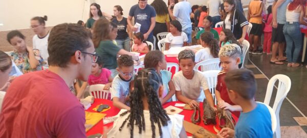 CCA Santa Lúcia recebe alunos da UNIFESP para uma tarde de Paleontologia