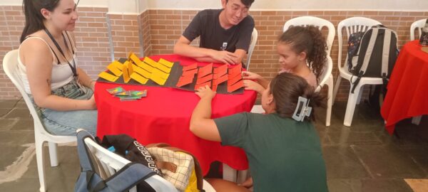 CCA Santa Lúcia recebe alunos da UNIFESP para uma tarde de Paleontologia