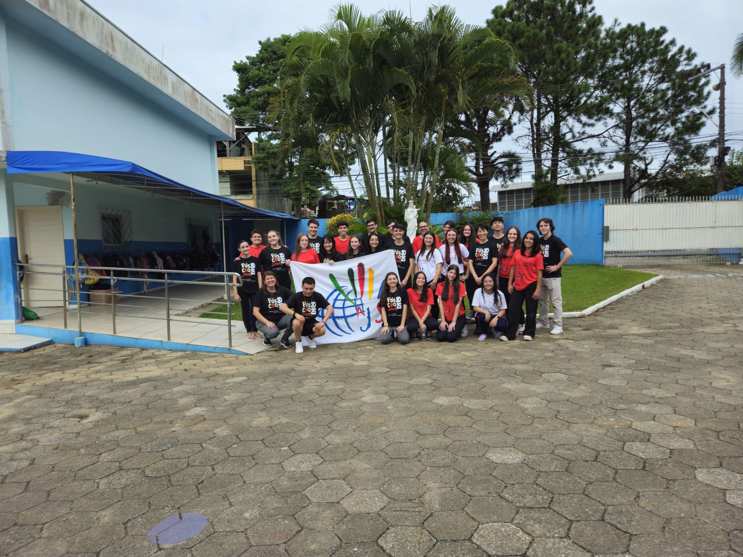 Jovens da AJS das presenças FMA de Santa Catarina realizam Páscoa Juvenil