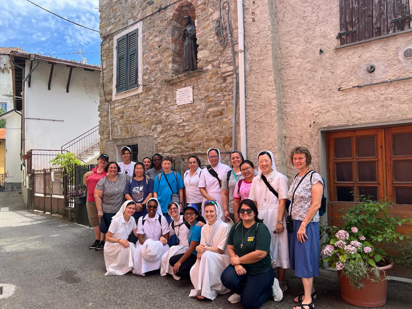 Irmãs Salesianas Junioristas participam do Segundo Noviciado na Itália e vivenciam o Jubileu da Juventude