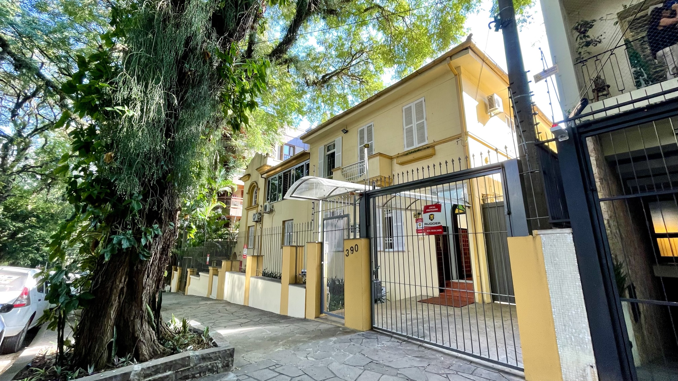 Na rua mais bonita do mundo, uma casa onde mora a esperança