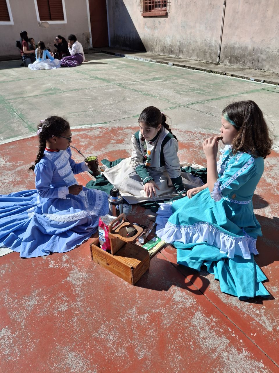 Educandos do Instituto Medianeira Casa da Criança celebram tradições gaúchas com vivência cultural em Rio Pardo