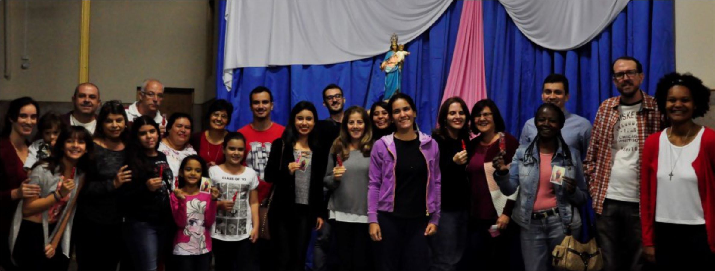 Ex-alunos do Carmo participam da coroação de Nossa Senhora