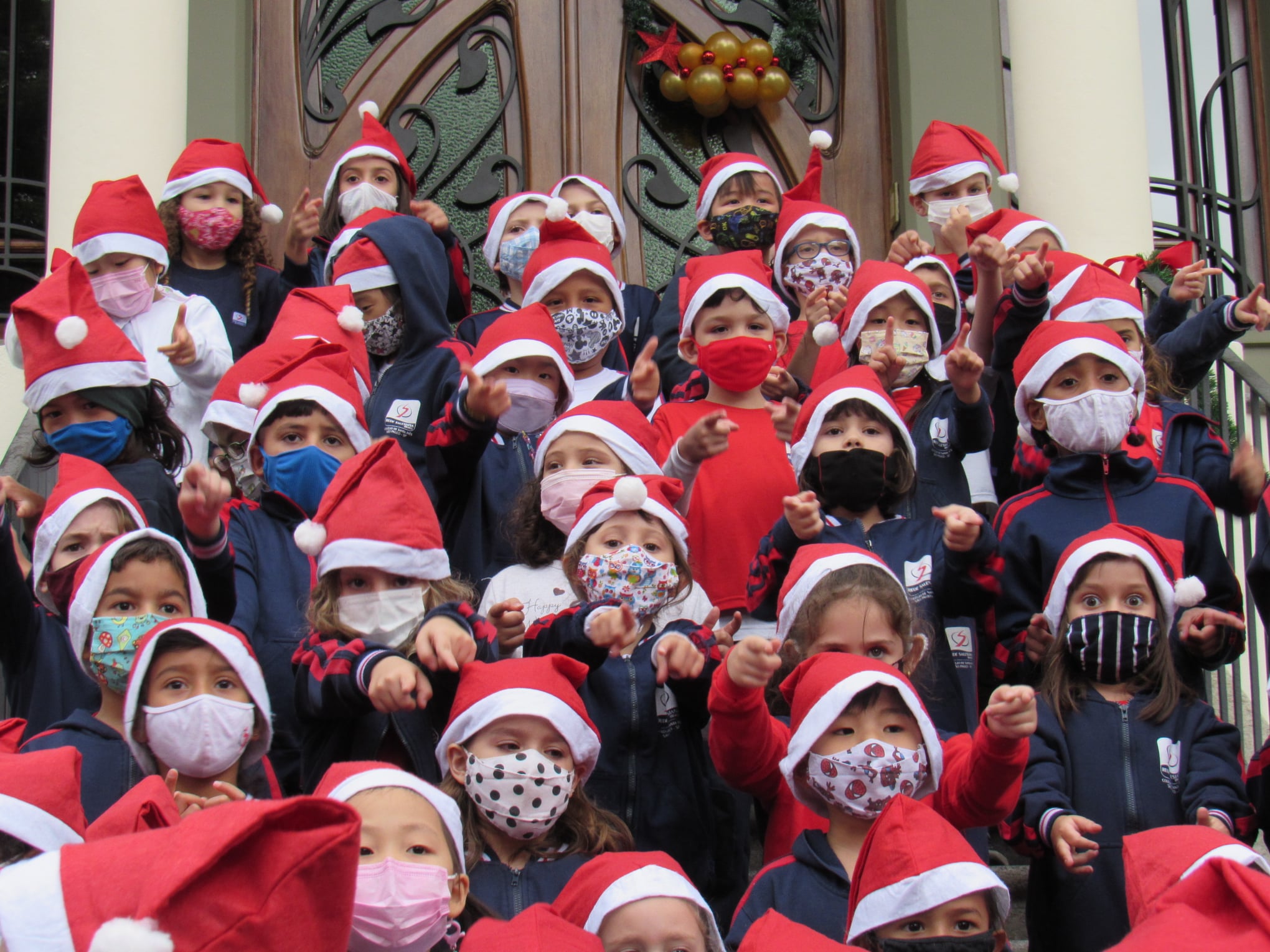 Colégio de Santa Inês realiza Coral de Natal com turmas da Educação Infantil e Ensino Fundamental I