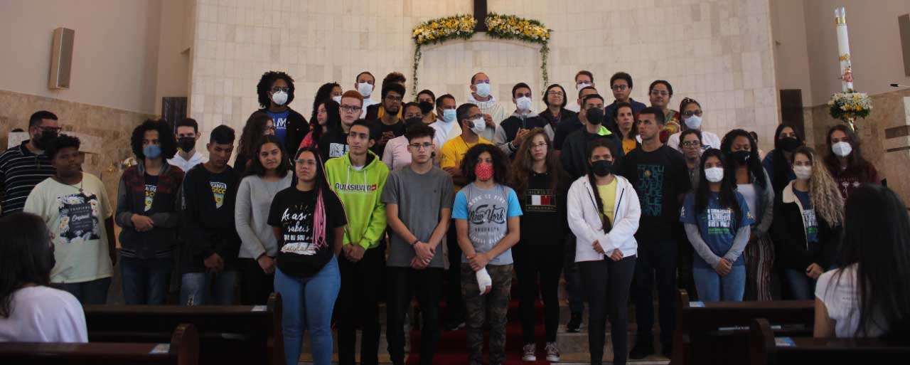 Páscoa Juvenil: jovens celebram doação e testemunho do Cristo ressuscitado