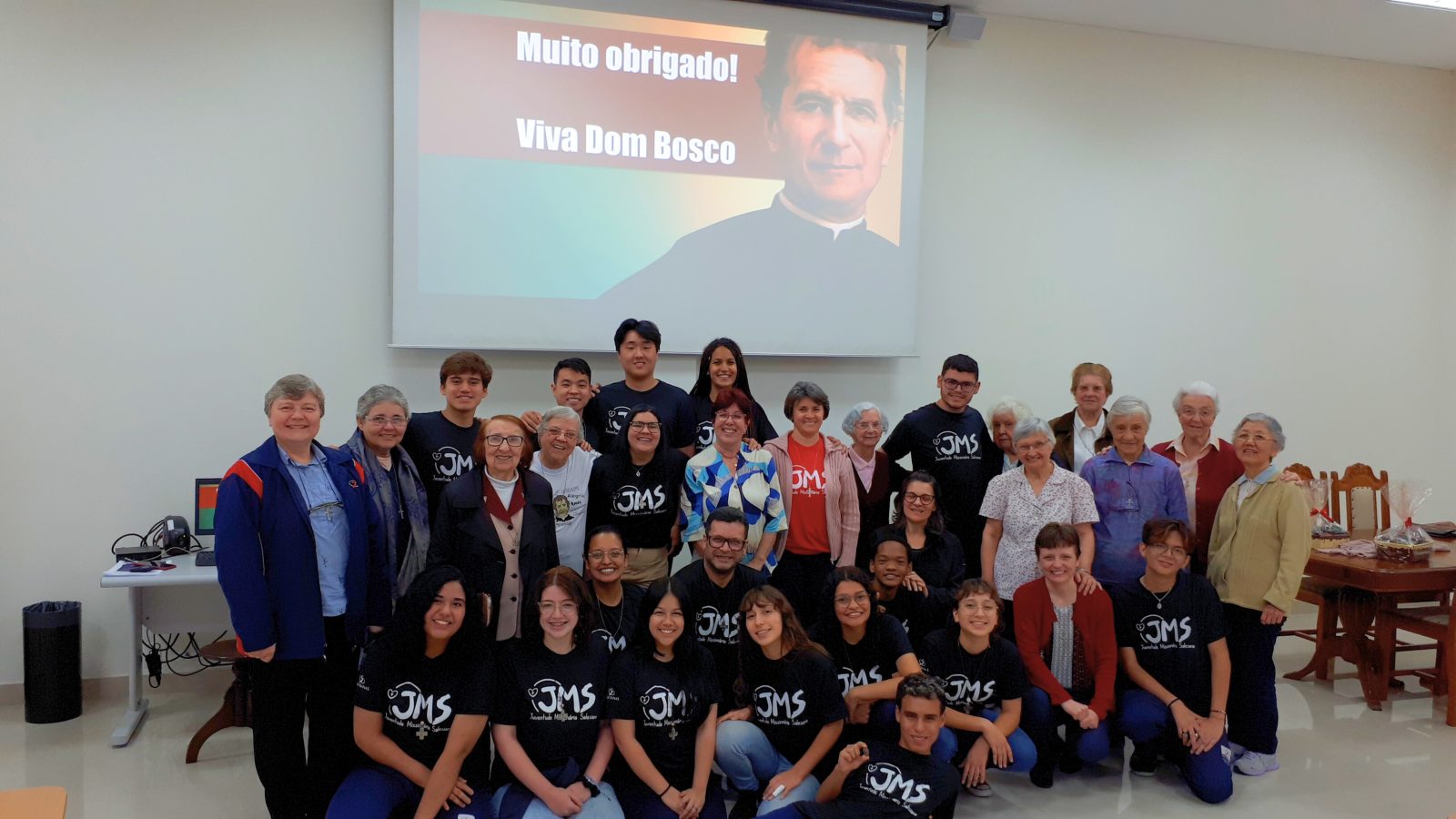 Jovens Missionários partilham vivências e aprendizados