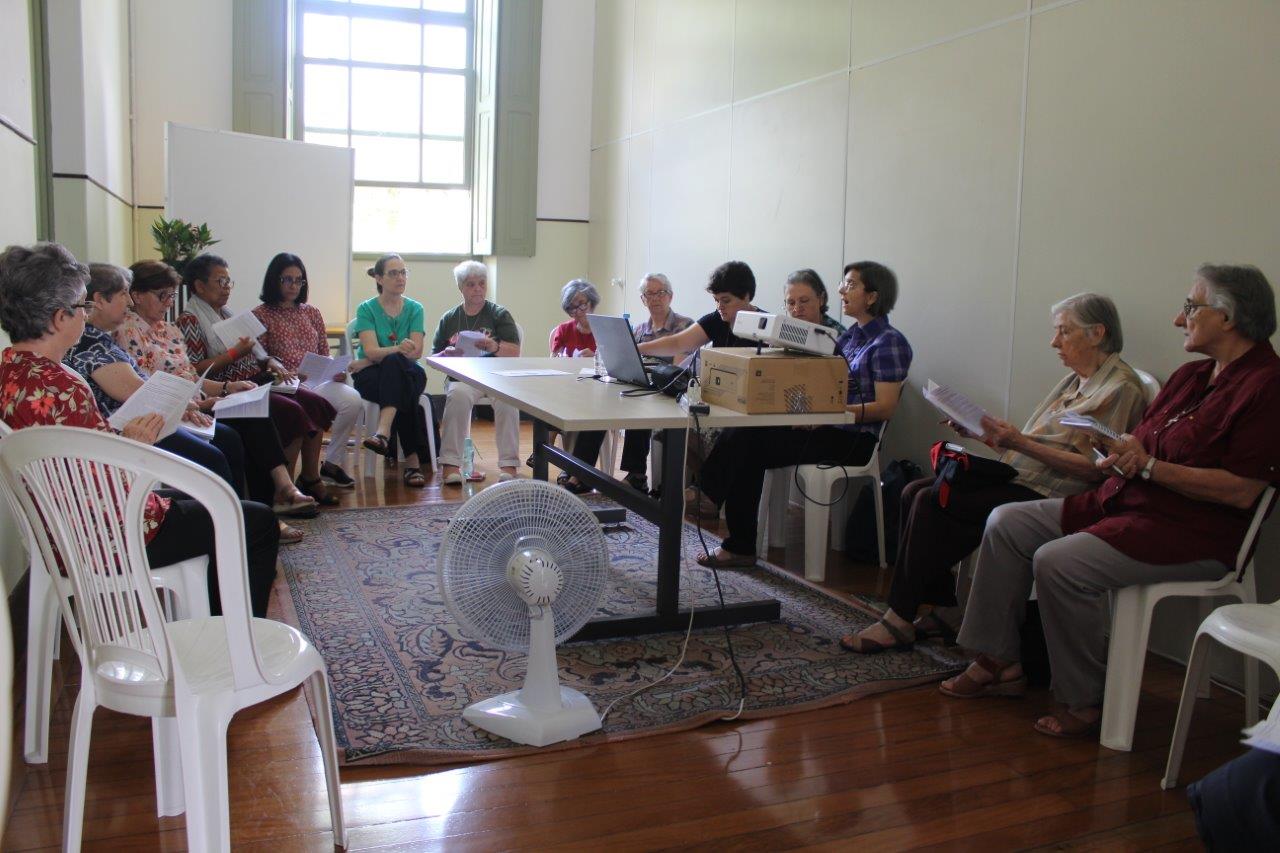 Irmãs reunidas em Assembleia celebram e partilham a vida, na busca de um renovado impulso vocacional