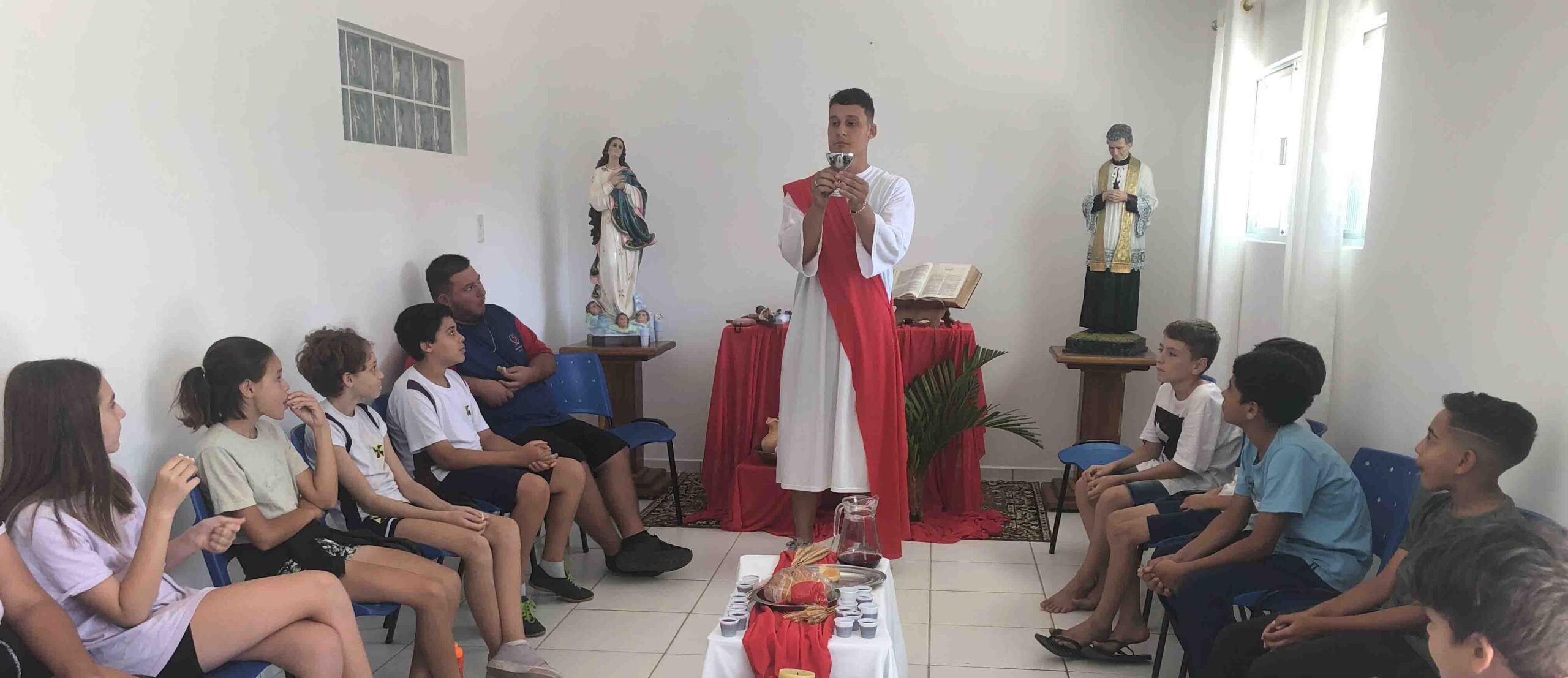 Comunidade educativa do Lar Padre Jacó realiza celebrações de Páscoa