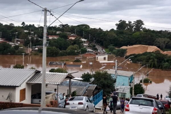 Em solidariedade com o Rio Grande do Sul