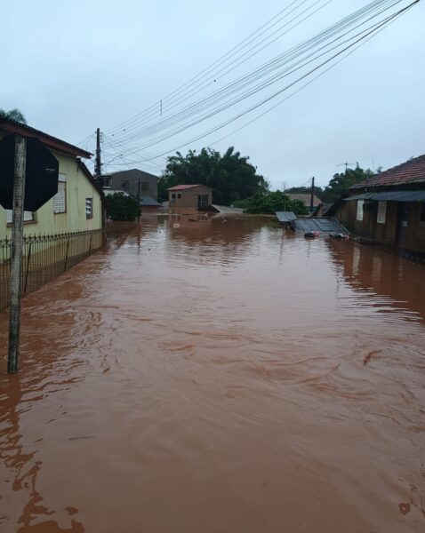 Em solidariedade com o Rio Grande do Sul