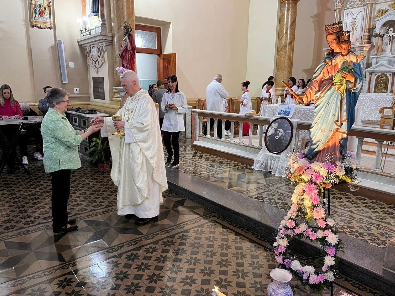 Casa do Puríssimo Coração de Maria Celebra Centenário com Grande Festa em Guaratinguetá